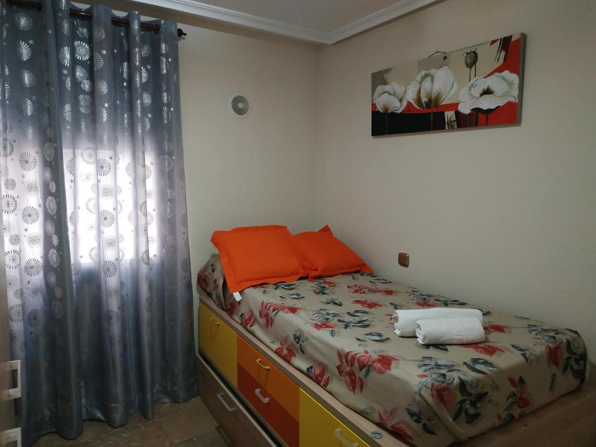 Apartamentos Deluxe San Julian ตอร์เรเวียคา ภายนอก รูปภาพ